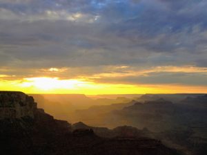 Zonsondergang boven de Grand Canyon