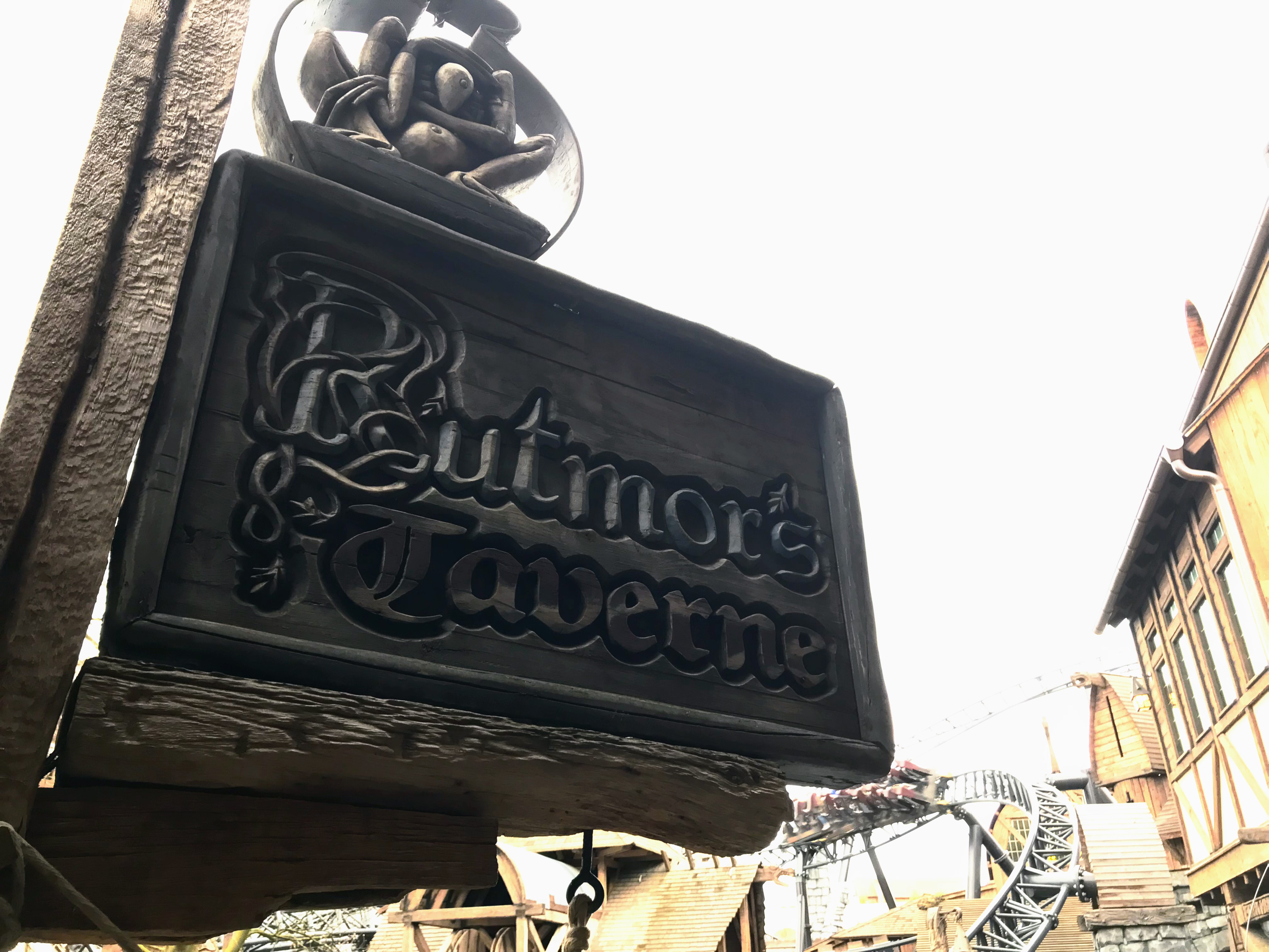 Rutmor's Taverne naast de Taron