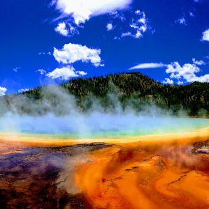 grand prismatic spring yellowstone national park