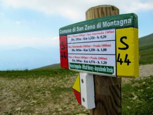 Wegwijzer San Zeno di Montagna