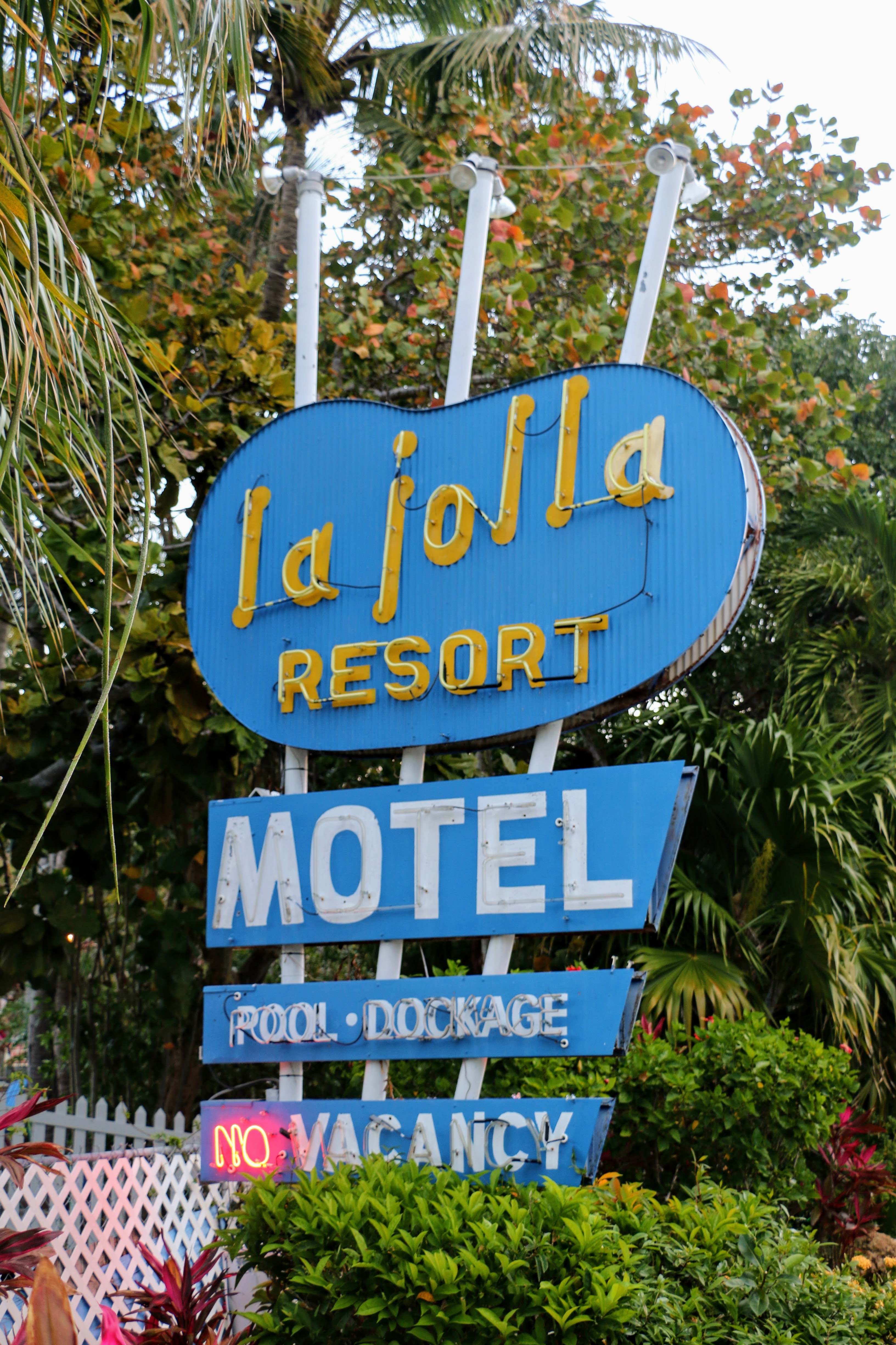 La Jolla Resort Motel sign