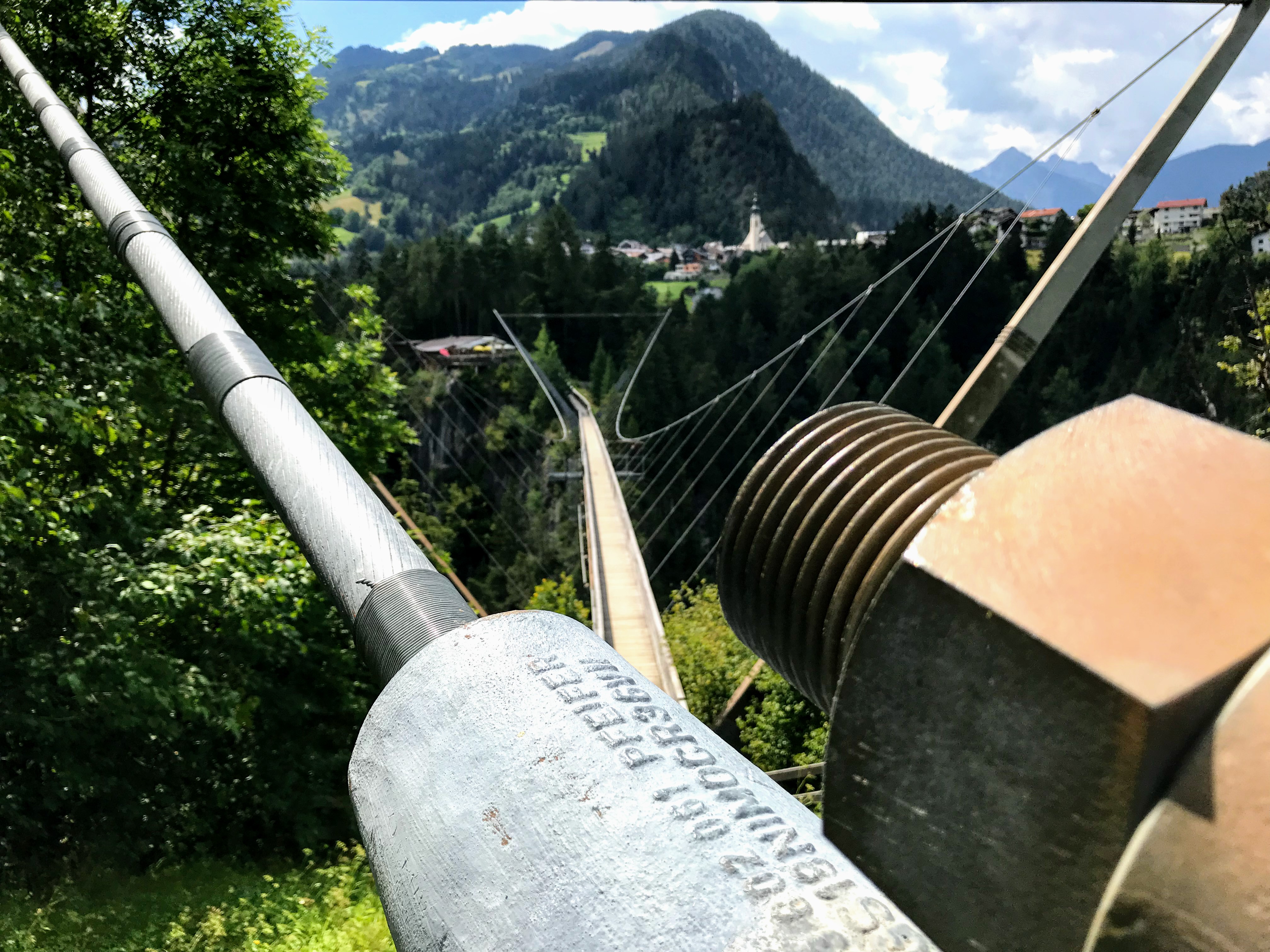 Stalen kabels hangbrug Tirol