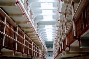 Gang met cellen in gevangenis Alcatraz Island