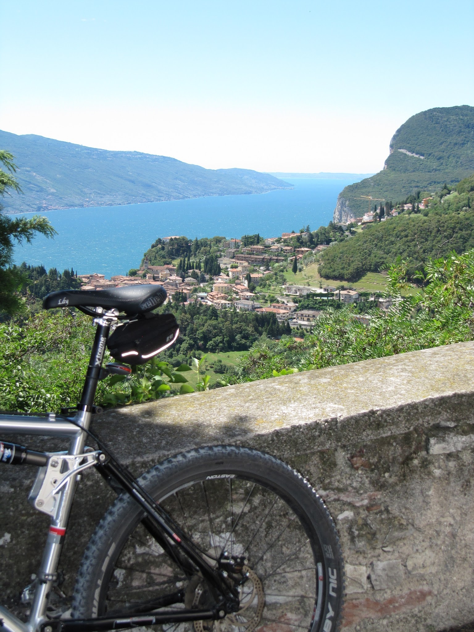 Mountainbiken aan het Gardameer