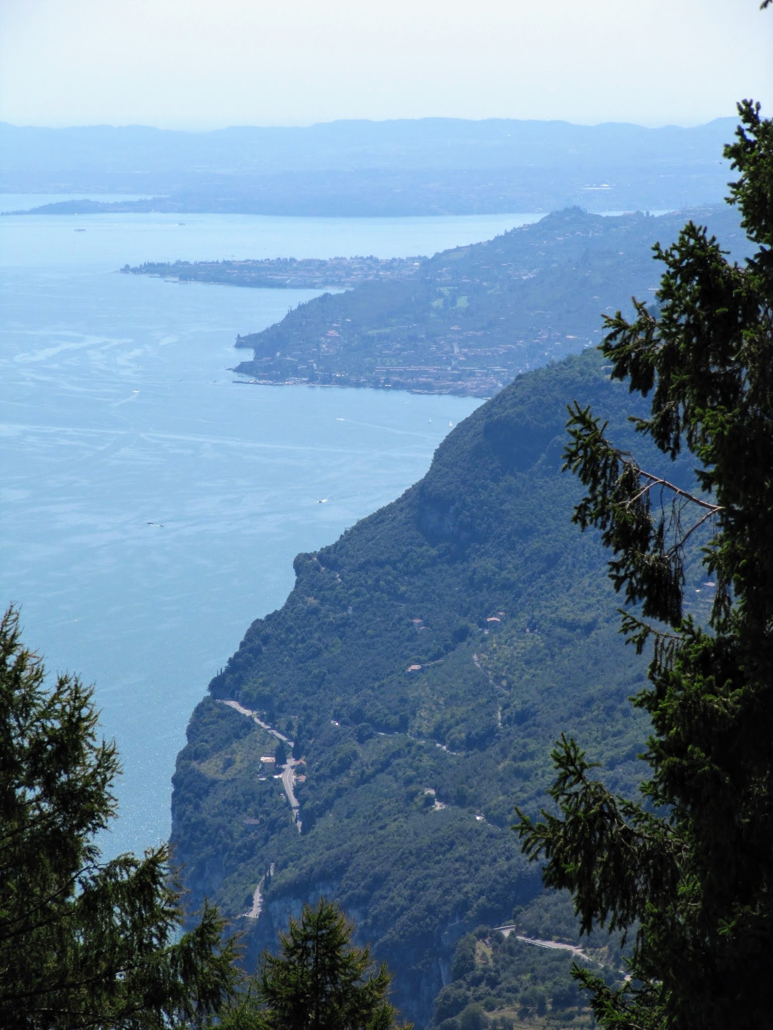 Uitzicht vanaf Santuario di Montecastello in Tignale