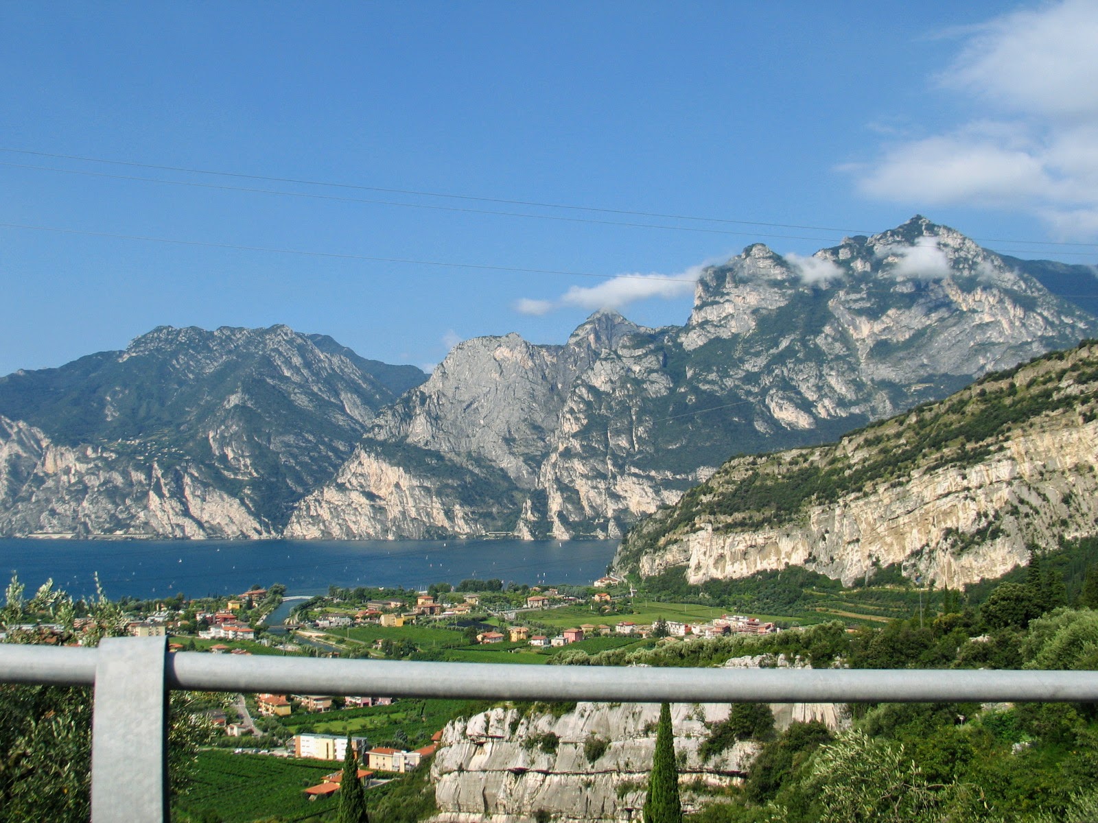 Via Nago Torbole naar het Gardameer