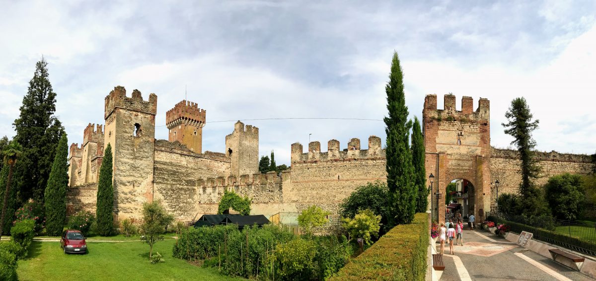 Het stadje Lazise aan het Gardameer