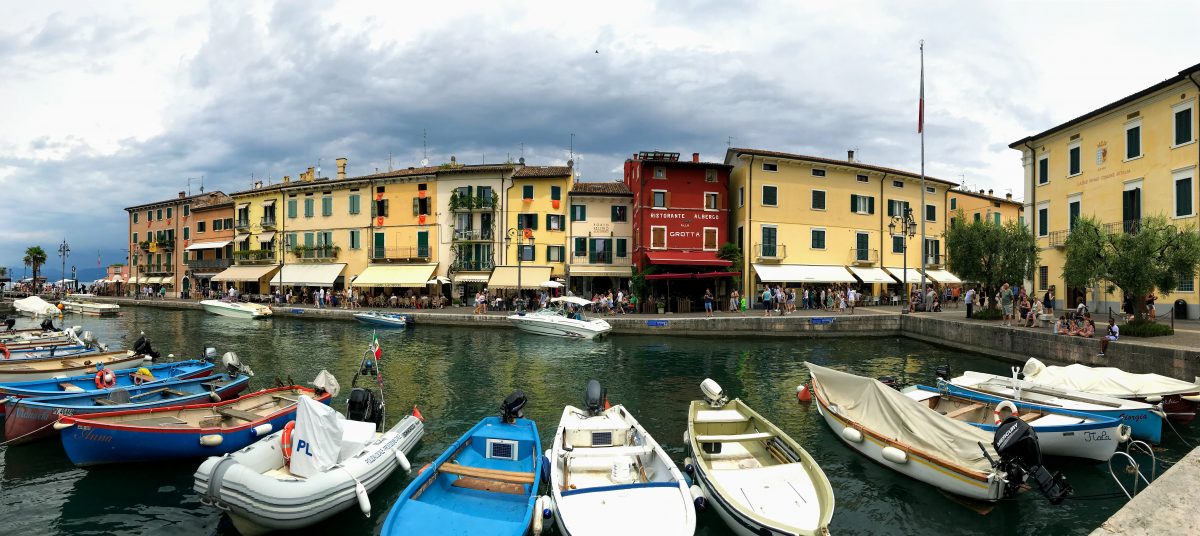 Het oude haventje in Lazise