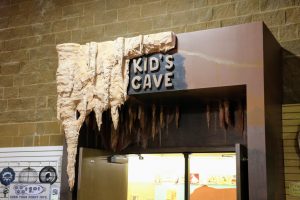 Kids cave Mammoth Hot Springs