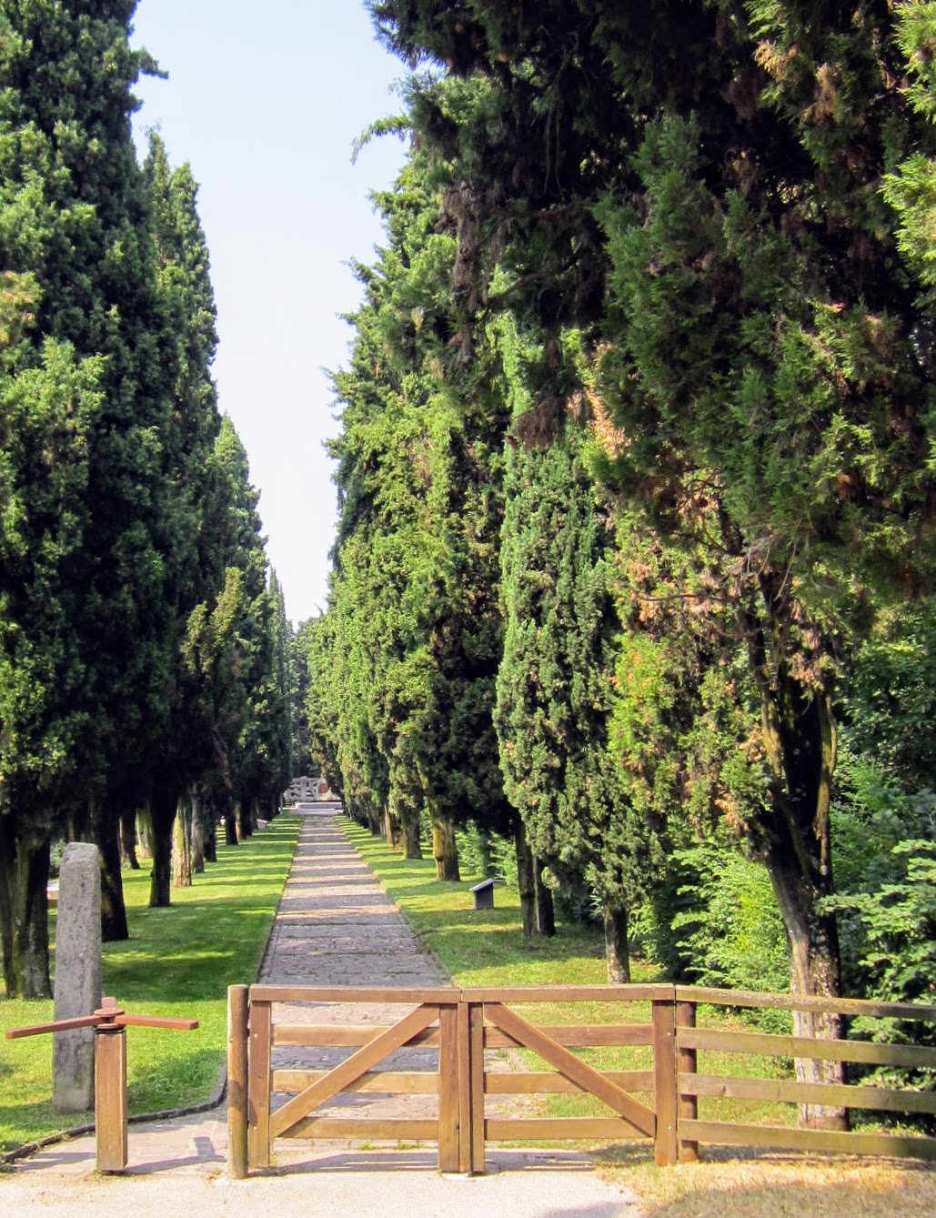 Wandelpad naar monument Rode Kruis Solferino