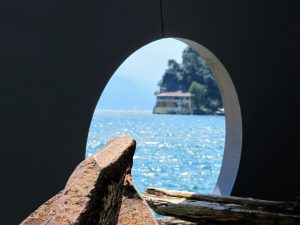 Zicht op het Gardameer vanuit Riva del Garda