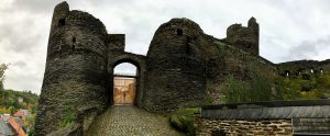 Feodaal kasteel van La-Roche-en-Ardenne