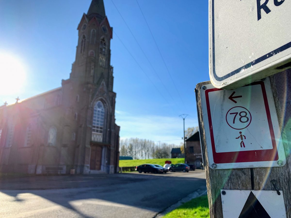 Parking bij de kerk van Remersdaal