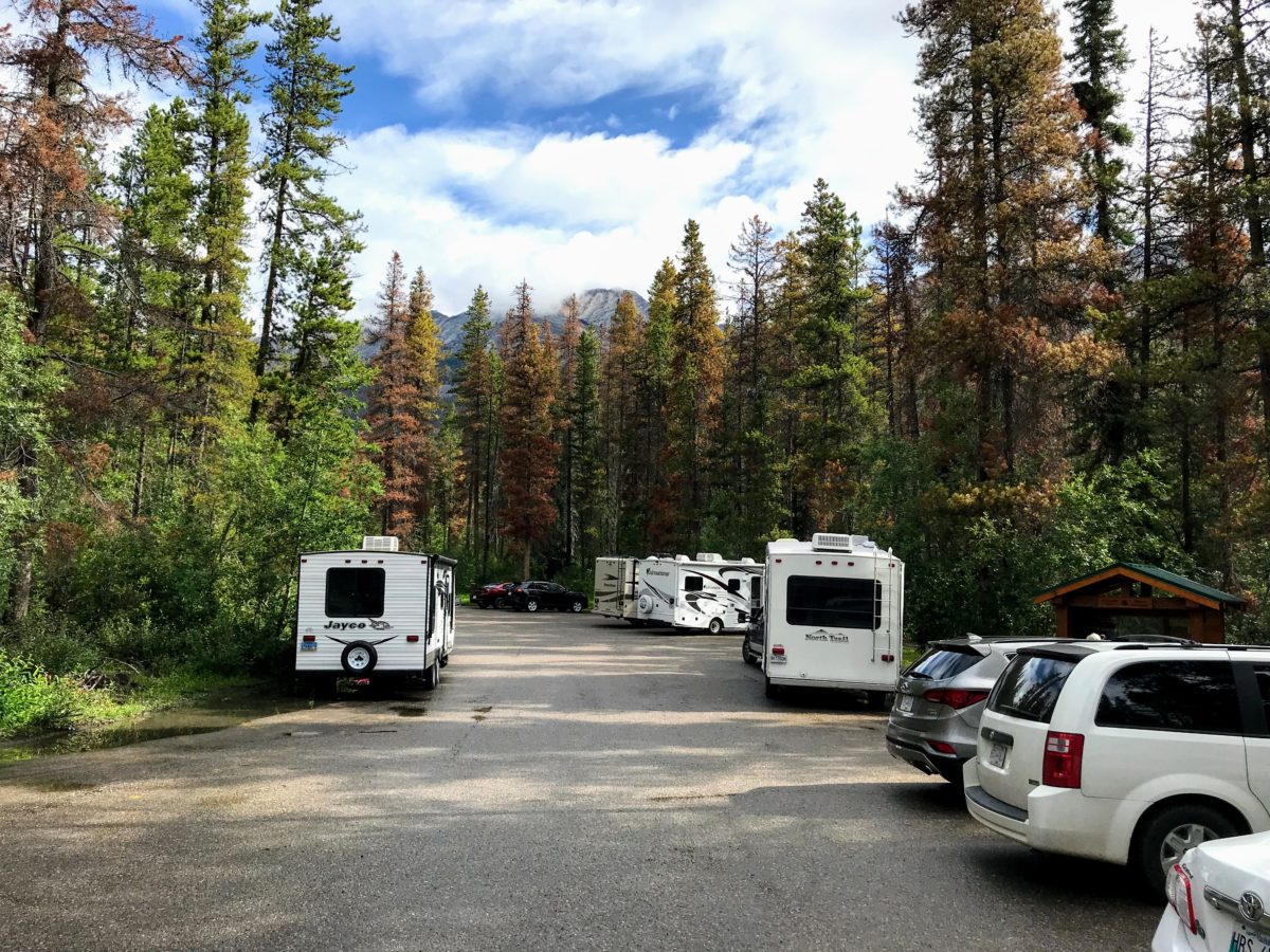 Sunwapta Falls parking