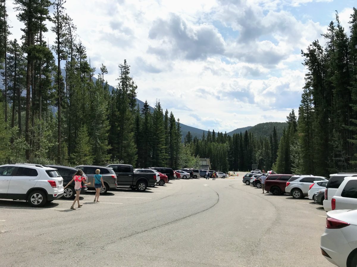 Parking Lake Minnewanka