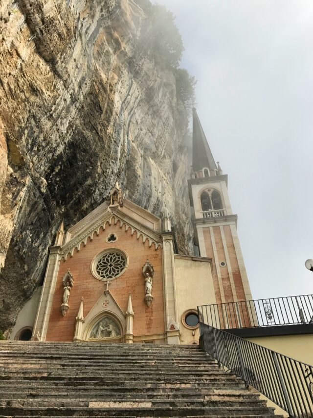 Het heiligdom Madonna della Corona
