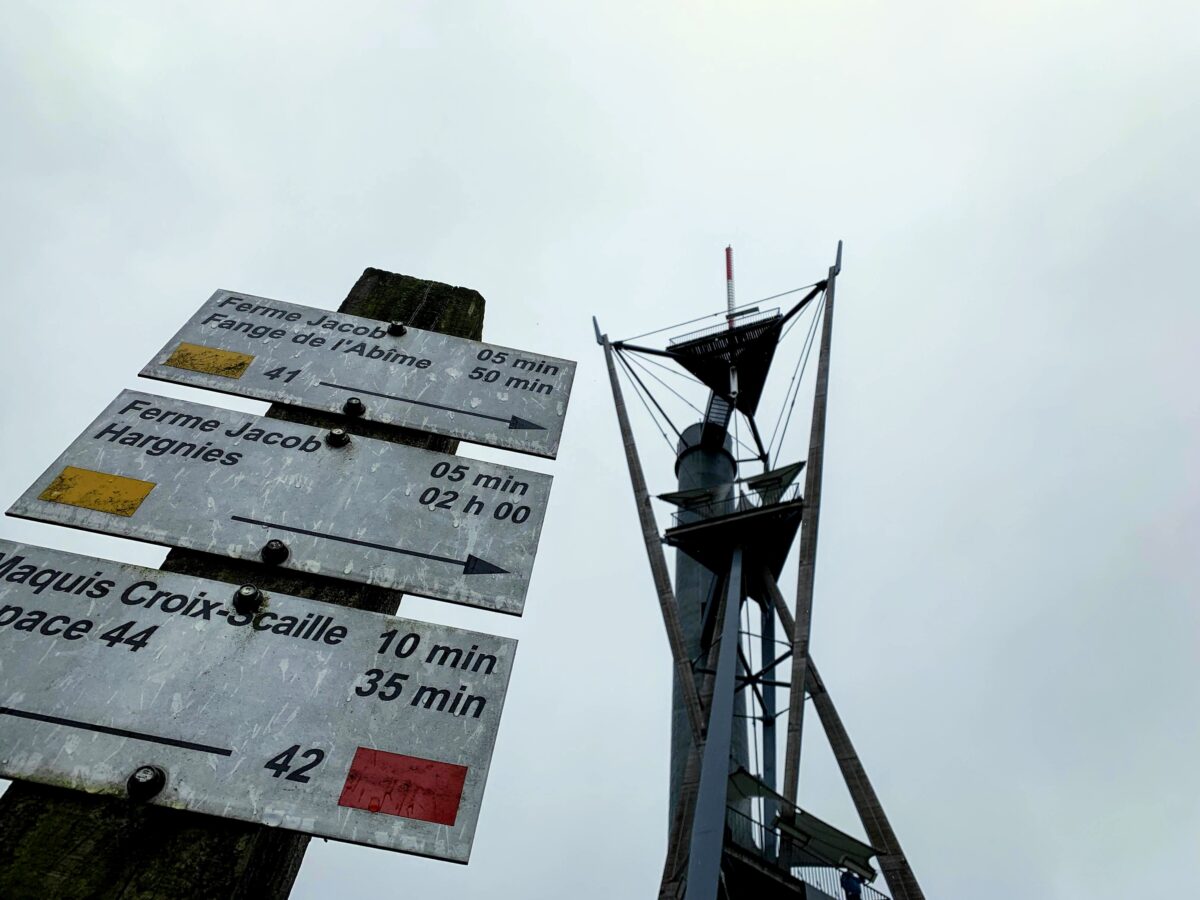 De uitkijktoren van Gedinne - wandeling in de omgeving