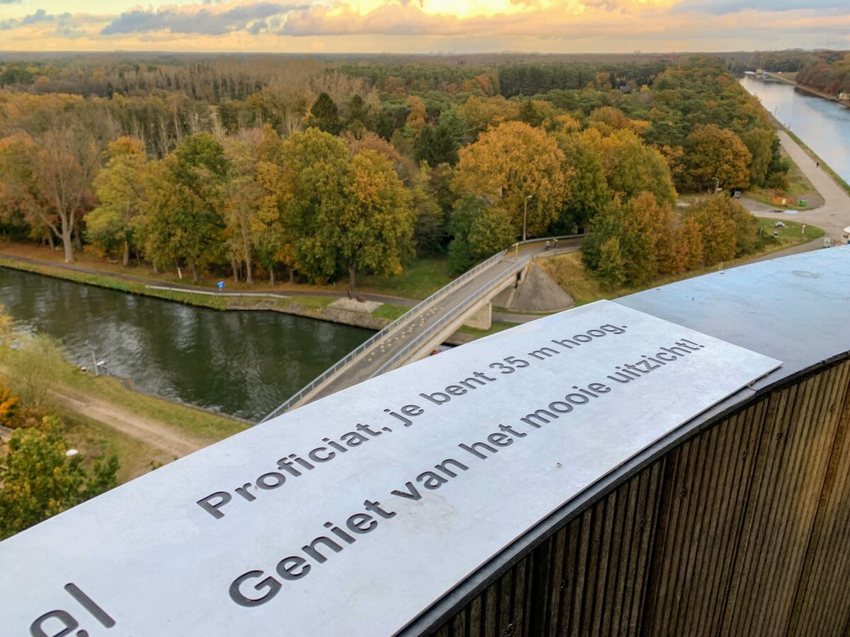 Proficiat, je bent 35 meter hoog. Geniet van het mooie uitzicht! 